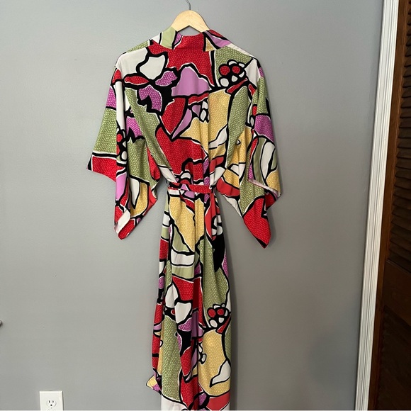 Natori Abstract Patterned Robe - Picture 6 of 6